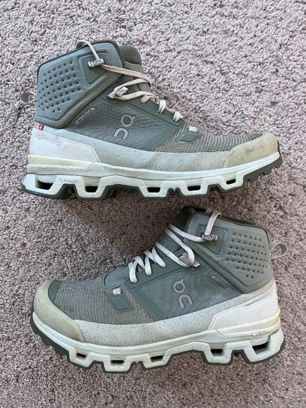 ON Mens Cloudrock Waterproof Hiking Boots Men’s Size 9.5